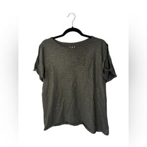 Loft gray sparkle tee with cold shoulder♥️